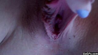 Teen masturbates on dryer with vibrator!