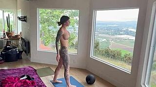 Felicity Feline shows off her naked body in early morning yoga!