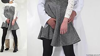 weird japanese fetish clip with leggings and balloons. totally bizarre stuff!