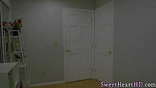 petite les finger fucked