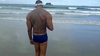 Met hot Latina Paty Bumbum at beach for wild public sucking