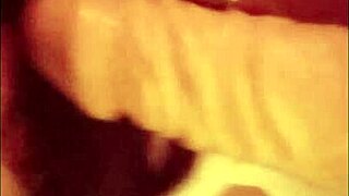 i'm playin solita with my 22cm dildo and squirting