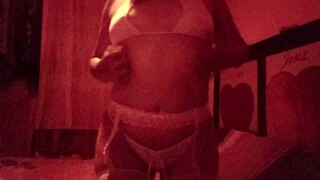 i'm playin solita with my 22cm dildo and squirting