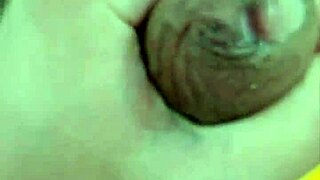 punheta amadora captures a young brazilian guy's solo fun