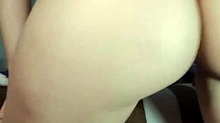 I-I just wanna dance this reggaeton mix on webcam.