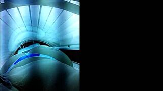 Me preparando para o amante na cabine de bronzeamento artificial - acesso ao whatsapp e conteúdos www bumbumgigante com - participe dos meus vídeos