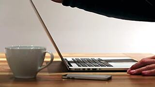 Passionate Whore In Stockings Pleases Client In Office!