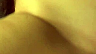 Ich fick meine heiße ehefotze auf dem esstisch und spritz in ihre geile muschi ab.