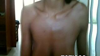 Dominican teen's solo webcam session turns up the heat
