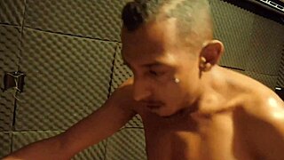 Jerking off thinking about my friend 😏