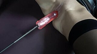Beau Diamonds Gets Multiple Orgasms on Fucking Machine! 😍