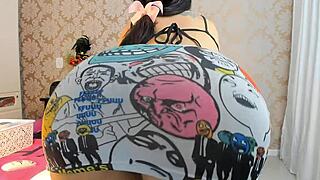 Big-assed Brazilian amateur commands your jerk-off session in Portuguese, English, and Spanish