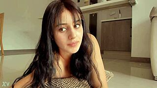 i see hot brunette juicy ass on web chat