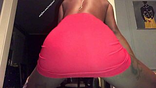 Black beauty Nellycantsay teases with her small tits