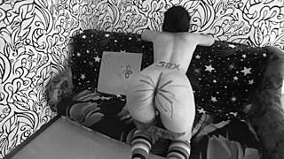 lesbian milfs strap-on fun 😍