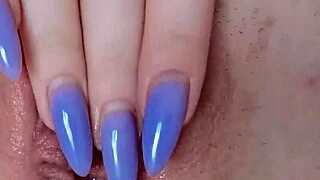 Ever seen an extreme close-up of Anna Mole massaging her wet pussy to impulsive cum?