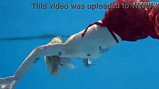 i feel so sexy at the pool with mimi cica