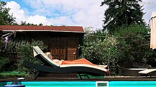 i feel so sexy at the pool with mimi cica