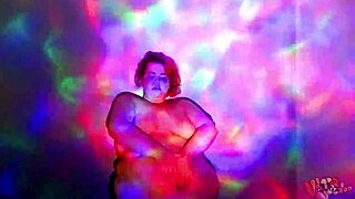 damn! bbw goddess shakes it with an oily worship dance