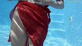 i feel so sexy at the pool with mimi cica