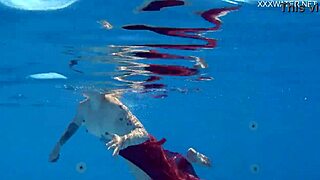 i feel so sexy at the pool with mimi cica