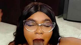 Hermanastra Shows Me the Wild Pleasure of a Titty Fuck