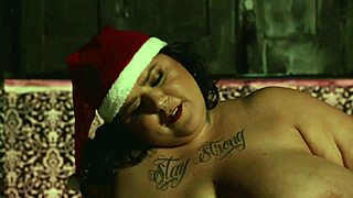 Mama Noel says, 'I'm cumming with my toy on video call'