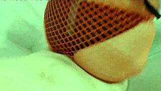 Follo a mi hermosa hermanastra mafer en la ducha con sus media de mallas
