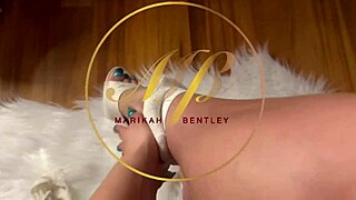 i adore white feet and love fingering them.