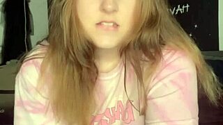 I’m so desperate for some dick, guys, help me out!