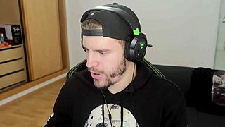 try not to wake up bulma in this romantic night uncensored