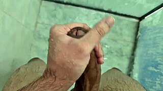 Brazilian twink invites neighbor for bisexual solo jerk-off in bath