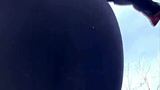 i'm dancing and shaking my big ass for you