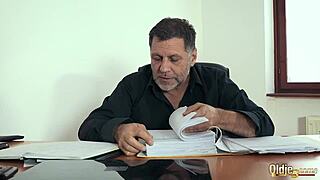 Old Man Threesome With Two Young 18+ Girls Squirting And Swallowing Cum