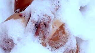 Fodendo o Novinho Gostoso na Banheira de Casa