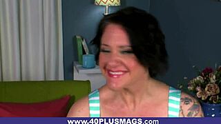 Tattooed mature stacy enjoys her classy modeling sessions