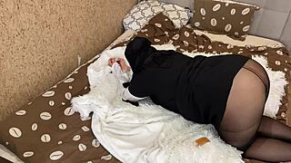 I’m Obsessed with Cumming on Sexy Arab Milf’s Tight Leggings in Homemade Clip