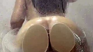 I’m Obsessed With This Pawg Riding Dildo In Shower Moaning Loud