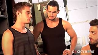 Model, get ass-fucked in threesome