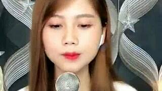 Hey, this cute Korean girl’s livestream blowjob is hot!