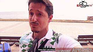 Deutscher Tourist Picks Up Latina in Greek Taxi