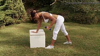 Cinthia Fernandez Shares Arm Exercise Routine In Body Secrets