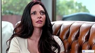 Step mom Riley Reid spills secrets to Mindi Mink, wanna know?