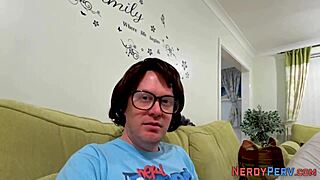 Newbie Sucks for First Facial!