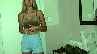 the courier got a surprise blowjob from the cute russian blonde 😏