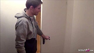 stief sohn erwischt mutter mit freundin bekommt dreier geschenkt