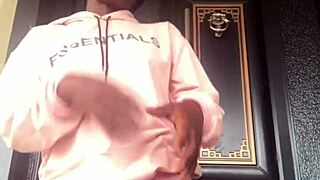 Watch crazybitch give advise on sexiness