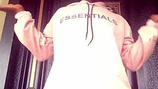 Watch crazybitch give advise on sexiness