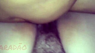 Gozando na buceta peluda, what a fat ass tease