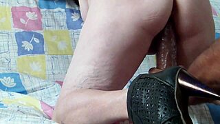 The Dildo Couldn't Enter The Wife On The Sofa